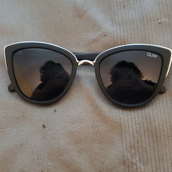 Quay Australia Sunglasses - Picture 2 of 3